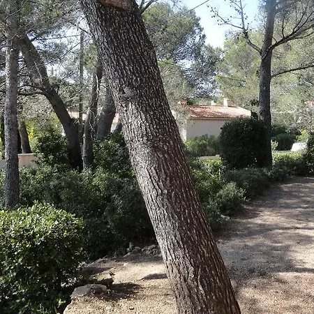 Le Mas Volay Boulouris Hébergement de vacances *