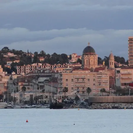 Le Mas Volay Boulouris Hébergement de vacances *